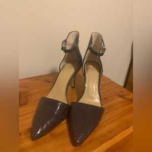 Ann Taylor heels. Navy blue